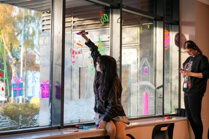 FESTIVE WINDOW PAINTING 20